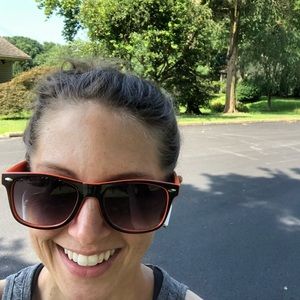 Meet your Posher, Julia